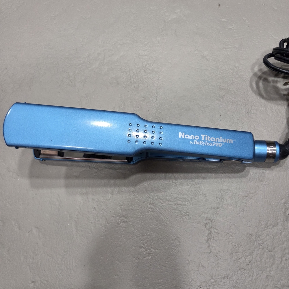 BaByliss Nano Titanium Hair Straightener — Metallic Light Blue